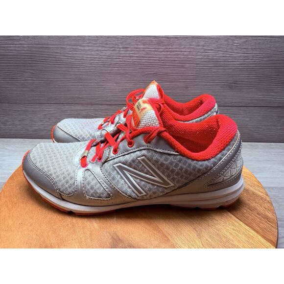 New Balance 577 Susan G Komen Breast Cancer Lace Sneakers Grey Pink Size 8 - Picture 2 of 10